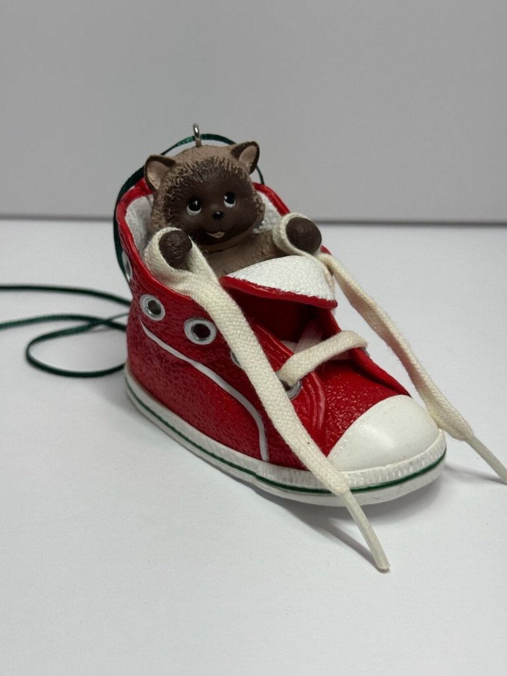 Kitten In Red Shoe Ornament Figurine With Green Hanging Ribbon 1993 Christmas De